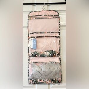 NWT Twiggy Cosmetic Travel Case